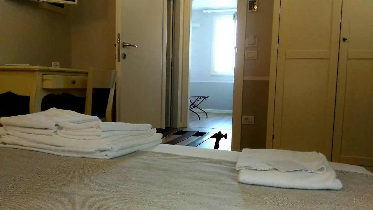 게스트하우스 Spagnoi Rooms 카스텔누보델가다